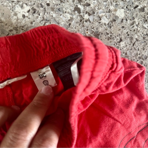 H&M l DC Bright Red Shorts Superman Short l Size: 6 - Picture 3 of 5